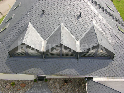 Rathscheck Schiefer - Dekorative Deckung mit Coquettes