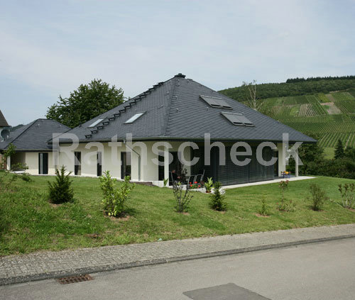 Rathscheck Schiefer - Dekorative Deckung mit Coquettes
