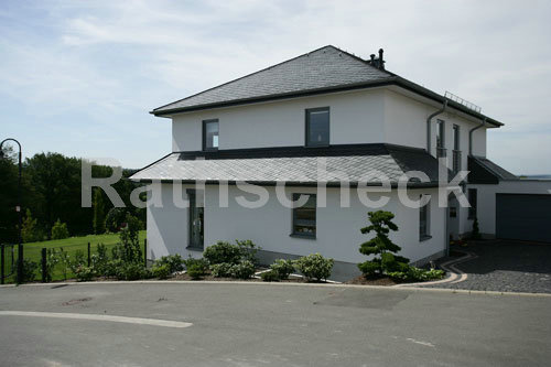 Rathscheck Schiefer - Dekorative Deckung mit Coquettes