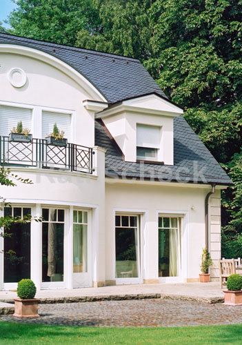 Rathscheck Schiefer - Dekorative Deckung mit Coquettes