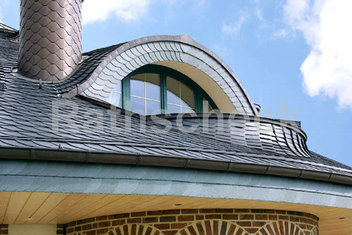 Rathscheck Schiefer - Dekorative Deckung mit Coquettes