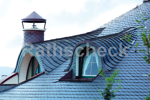 Rathscheck Schiefer - Dekorative Deckung mit Coquettes