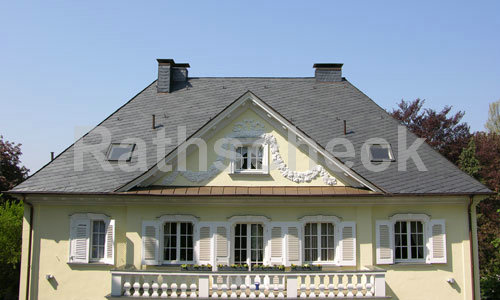 Rathscheck Schiefer - Dekorative Deckung mit Coquettes